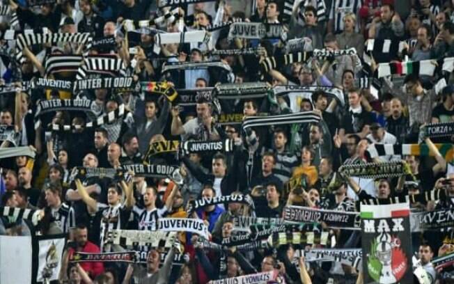Torcedores da Juventus pisotearam uma mulher em 2017
