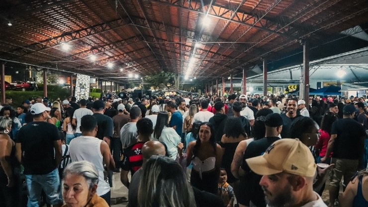 Samba transforma música em solidariedade em Vinhedo