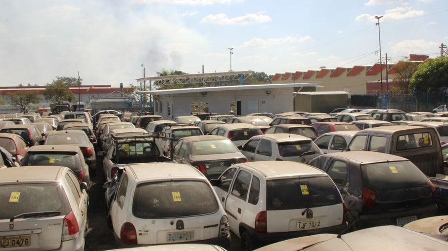 O Leilão de carros e motos será realizado em dois dias.