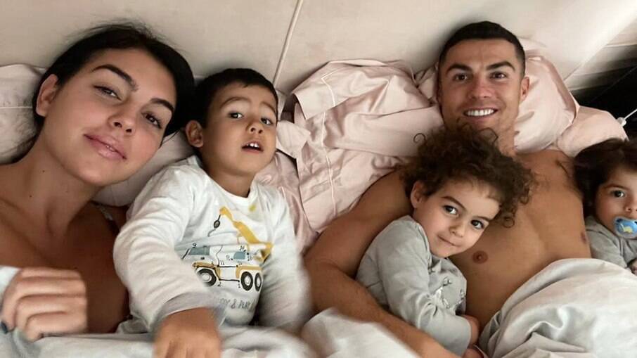 Cristiano Ronaldo e Georgina Rodriguez ganharão mais uma menina e um menino na família