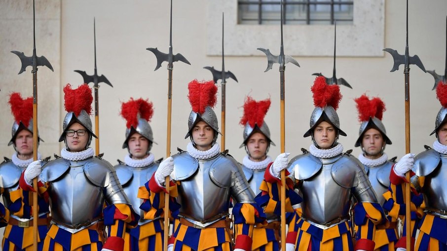 Guarda Suíça está no Vaticano há mais de 500 anos Guarda Suíça está no Vaticano há mais de 500 anos