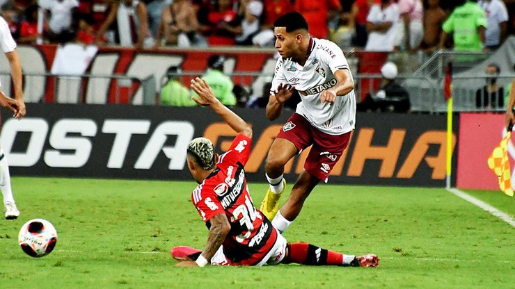 Ex-Flamengo, Reinier será punido por clube espanhol após expulsão