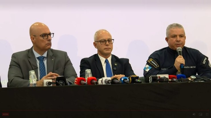 Secretário: mortos no Alemão foram usados para incriminar polícia