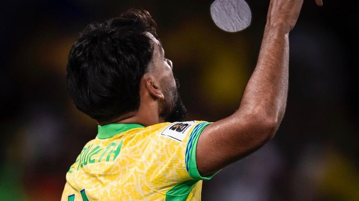 Brasil x Chile: Paquetá comemora gol em retorno à Seleção