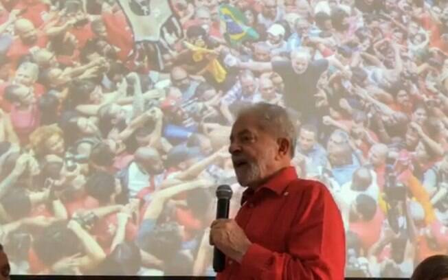 Lula falou pela primeira vez na executiva nacional após sair da prisão