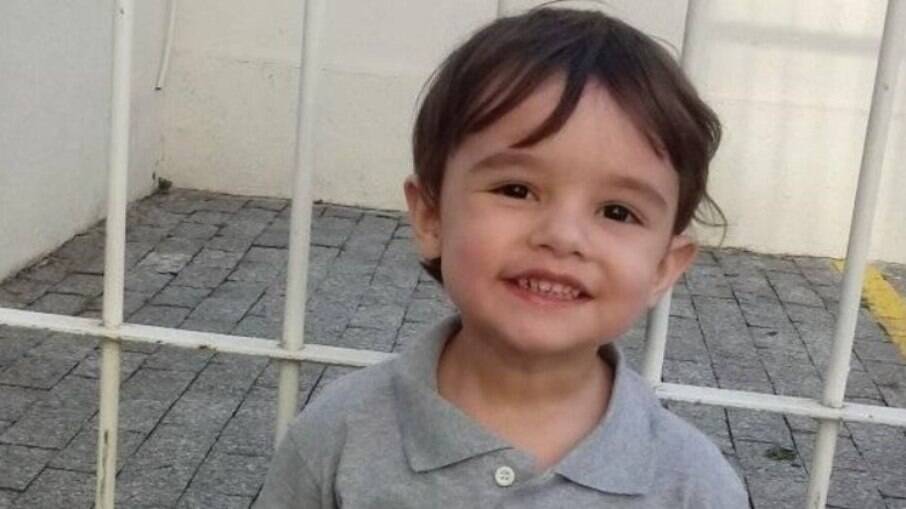 Gael de Freitas Nunes, de 3 anos, foi encontrado pela tia-avó já desacordado na cozinha do apartamento