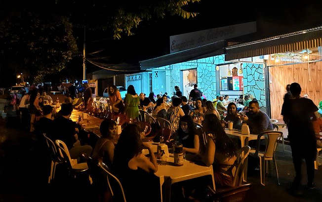 Conheça o famoso torresmo de rolo do Empório do Caboclo!