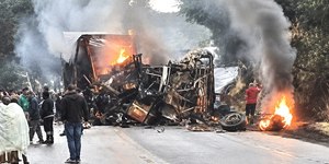 Acidente deixa ao menos oito mortos na BR-251, em Minas Gerais