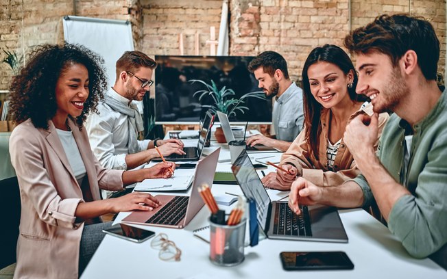 Smart workspaces otimizam tarefas e colaboração corporativa