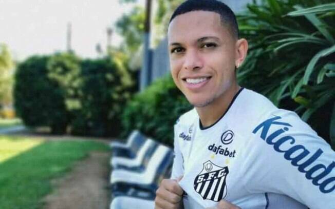Marcos Guilherme vai completar 50 jogos com a camisa do Santos