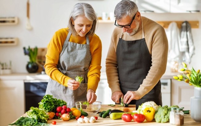 7 benefícios dos nutrientes para a saúde dos idosos