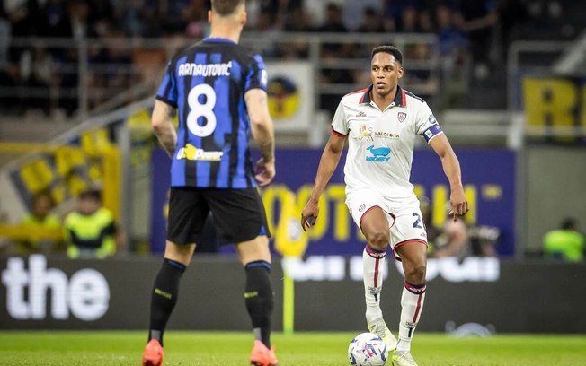 Yerry Mina chegou ao Cagliari em janeiro e rapidamente virou titular