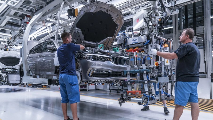 Fábrica da BMW na Alemanha pretende cortar até 8 mil empregos