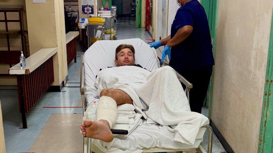 Influenciador Henry Gibbs se recupera após ataque de tubarão durante mergulho nas ilhas Fiji
