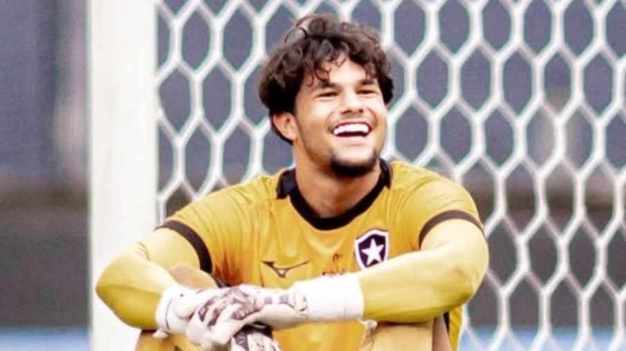 Bruninho Samudio é uma das promessas das categorias de base do Botafogo Bruninho Samudio é uma das promessas das categorias de base do Botafogo