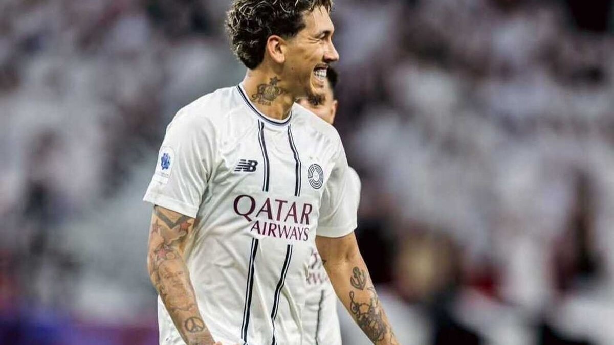 Show brasileiro! Firmino marca, Al Sadd goleia e segue 100% na Liga do Catar