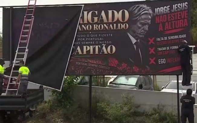 Imagens do outdoor em apoio a Cristiano Ronaldo