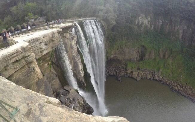 O salto Barão do Rio Branco é uma das cachoeiras com maior volume de água de Prudentópolis