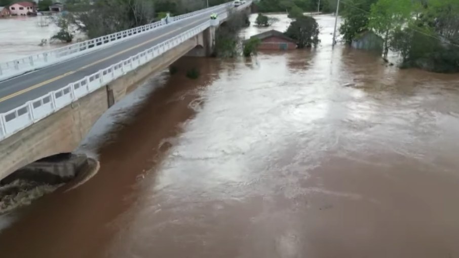 Ciclone no Sul provocou cheia de rios, que levou a enchentes em diversos municípios do Rio Grande do Sul