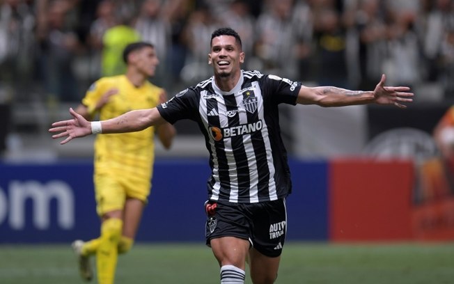 Paulinho comemora um gol do Atlético-MG contra o Peñarol na Copa Libertadores em 23 de abril de 2024 em Belo Horizonte
