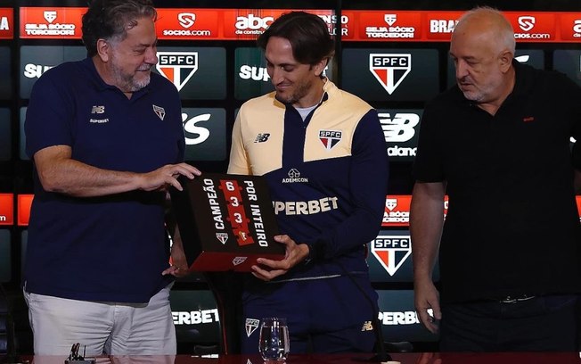 Zubeldía é apresentado como novo técnico do São Paulo