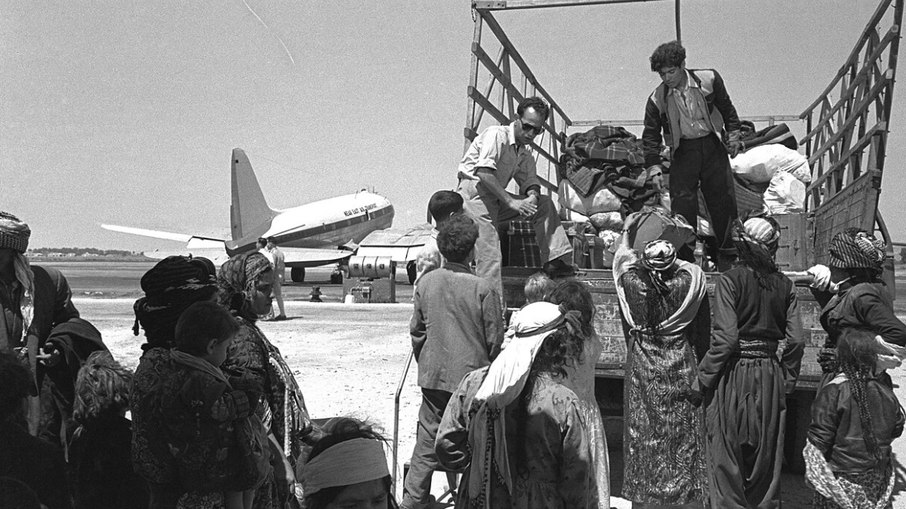 Aeroporto de Tel Aviv: êxodo de milhares de iraquianos expulsos de seu país.