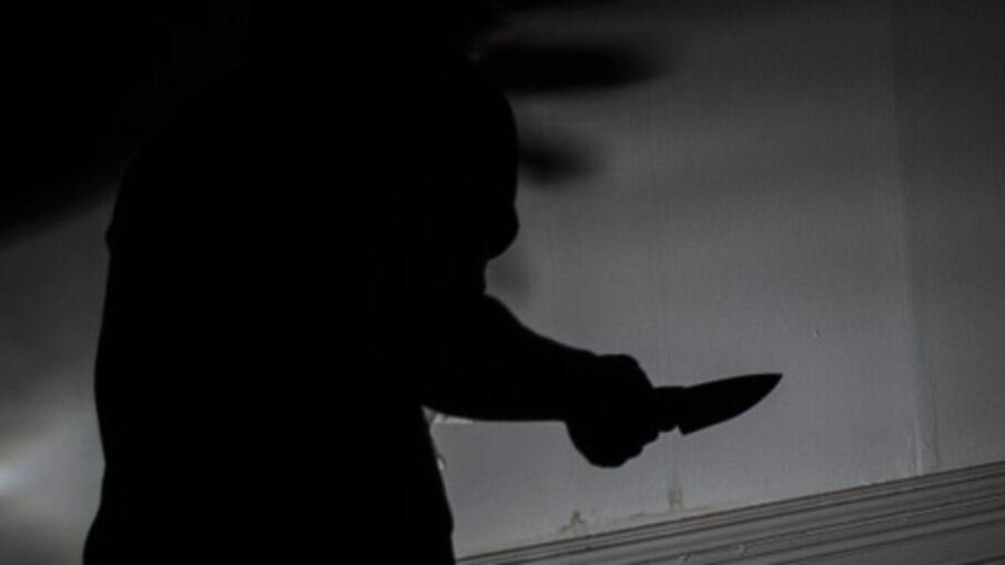 Adolescente de 13 anos matou mulher a facadas