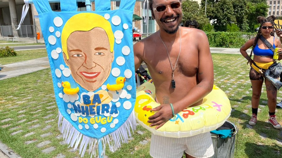 Magno Miller, organizador do bloco Banheiro do Gugu, destaca o carnaval não oficial como um movimento coletivo de foliões, músicos e ambulantes Magno Miller, organizador do bloco Banheiro do Gugu, destaca o carnaval não oficial como um movimento coletivo de foliões, músicos e ambulantes