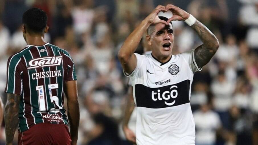 Fluminense é derrotado por 2 a 0 pelo Olimpia e eliminado da Libertadores