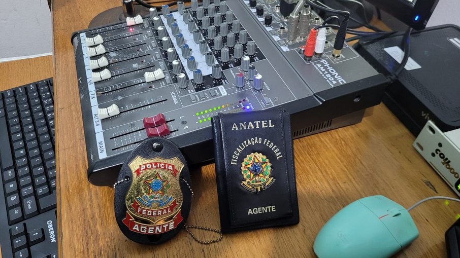 Material de rádio pirata são apreendidos pela Polícia Federal.