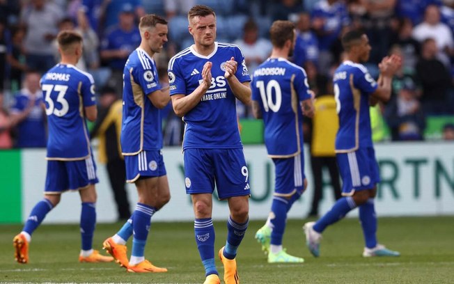 Jamie Vardy comemora gol marcado pelo Leicester - Foto Darren Staples/AFP via Getty Images