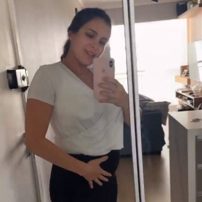 11 dias após dar à luz, Kamilla Salgado mostrou o corpo no Instagram