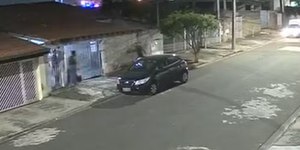 VÍDEO: mãe salva filho durante roubo de carro em Campinas (SP)