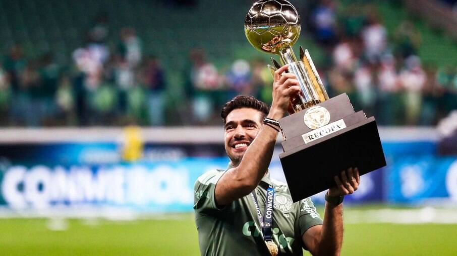 Em 2022, o Palmeiras conquistou o título da Recopa Sul-Americana sob o comando de Abel Ferreira