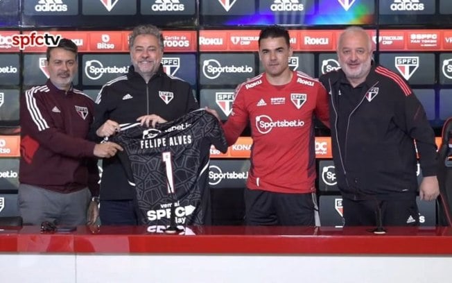 Felipe Alves é apresentado como novo goleiro do São Paulo