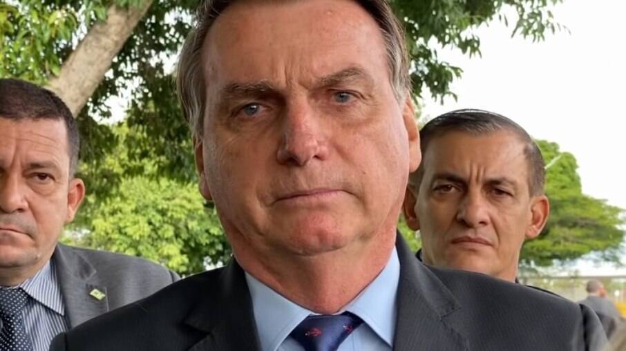  Bolsonaro critica isolamento e diz que 