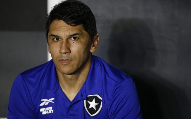 Botafogo vai manter Lúcio Flávio