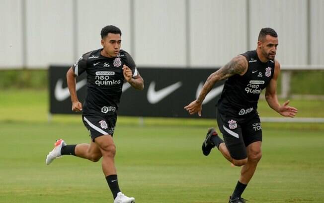 Exaltado por Du Queiroz, Renato Augusto reencontra rival de sua reestreia com golaço pelo Corinthians