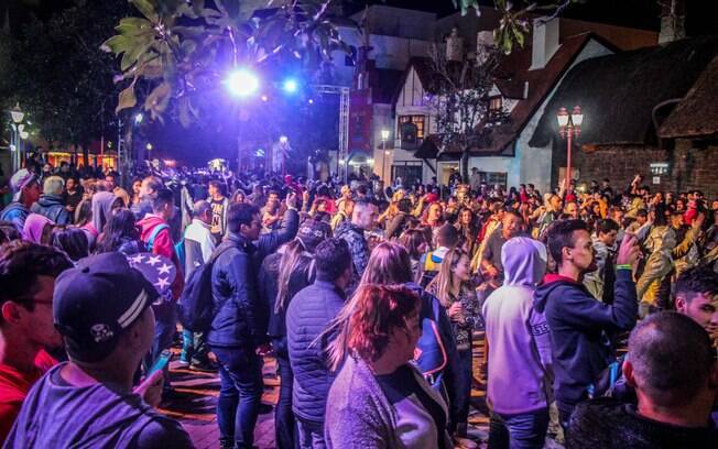 Hopi Hari tem flash mob e garantia de muita animação para os fãs do parque