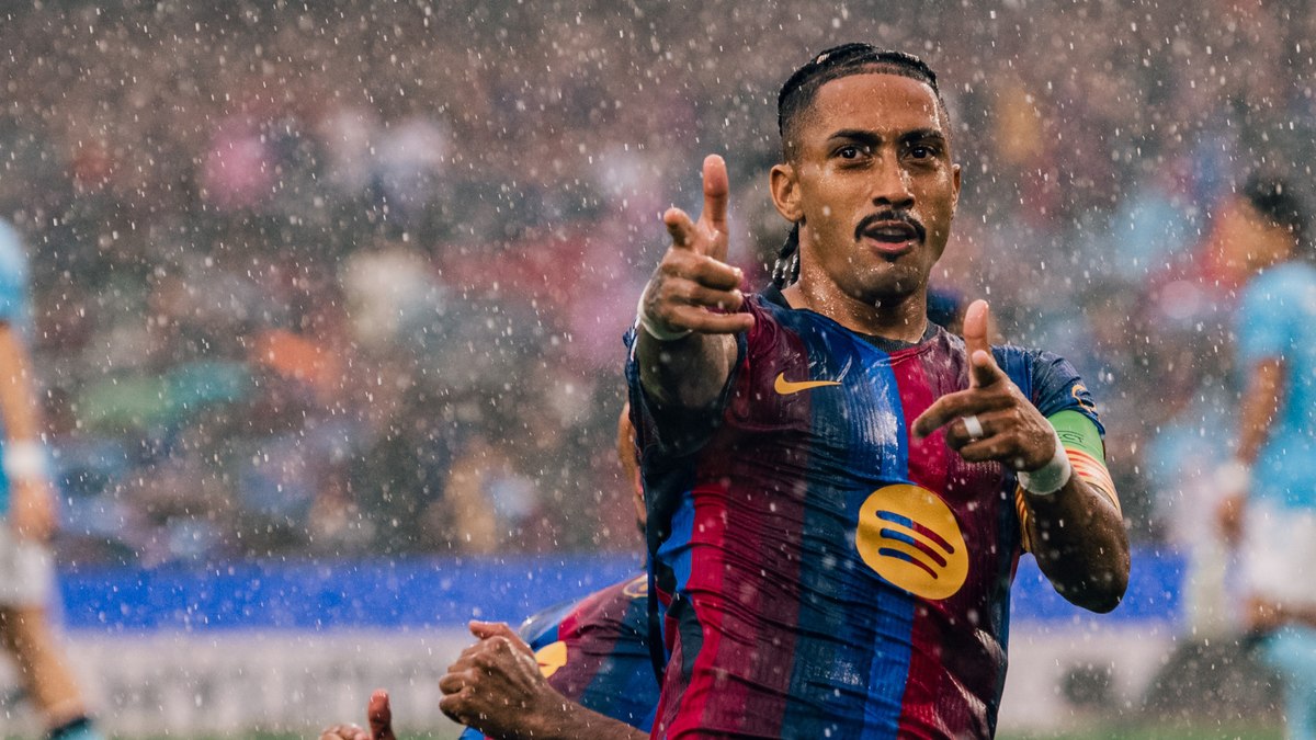 Além de Gabriel Jesus, Raphinha brilhou diante do Feyenoord