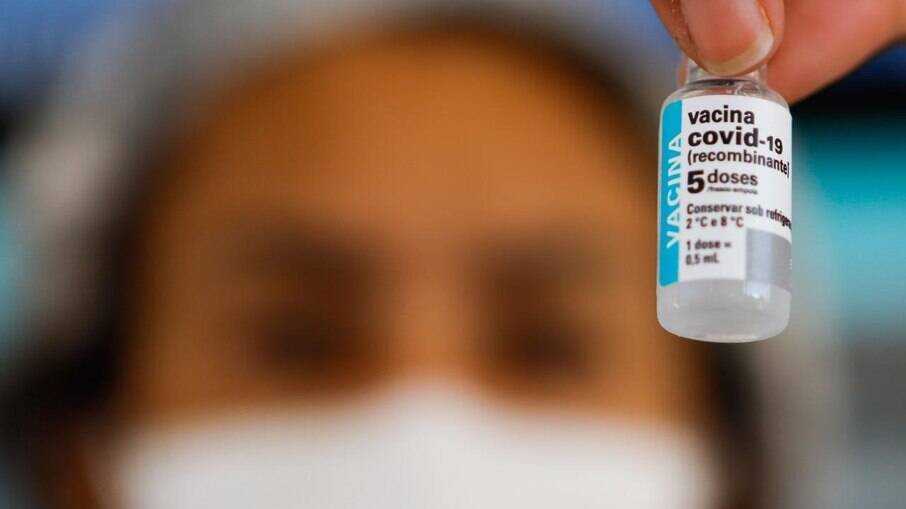 Covid-19: Apenas vacinados terão tratamento gratuito em Cingapura