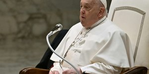 Papa Francisco tem "quadro clínico complexo", divulga Vaticano