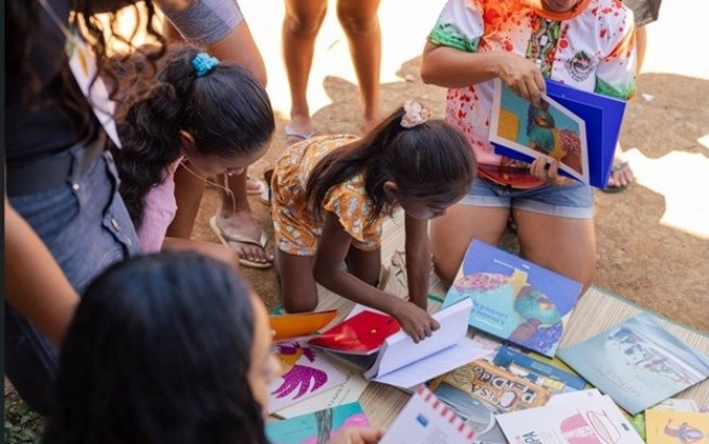 Férias transformam leitura em brincadeira e conexão