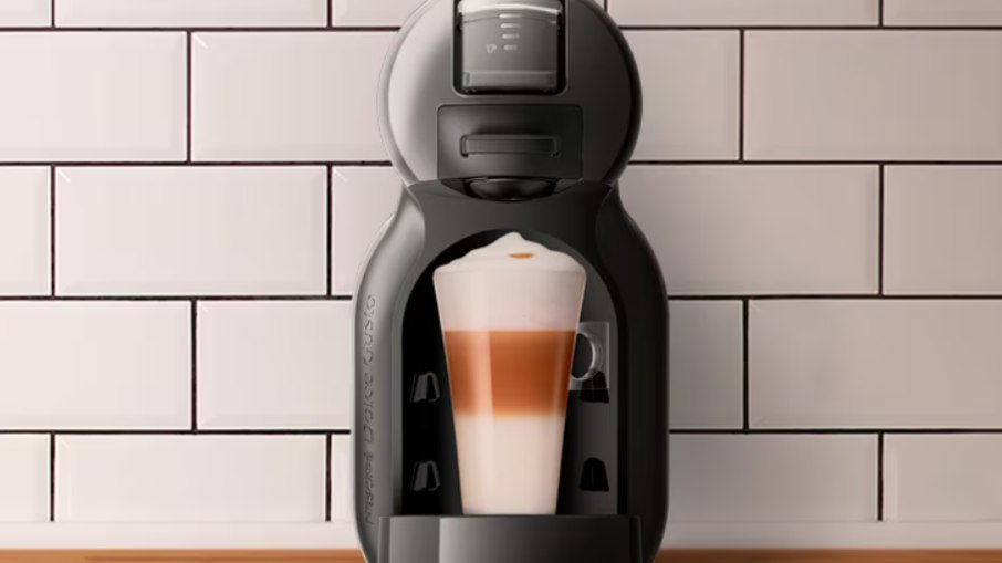 Cafeteira de cápsulas Mini ME é um dos modelos compactos da Nescafé Dolce Gusto Cafeteira de cápsulas Mini ME é um dos modelos compactos da Nescafé Dolce Gusto