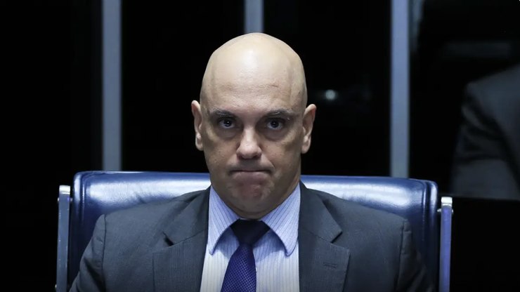 Moraes vota por manter condenação de Bolsonaro a 27 anos