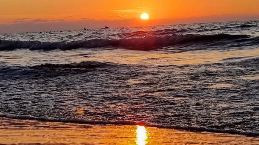 Pôr-do-sol na Praia de Bocagrande, em Cartagena (Colômbia)