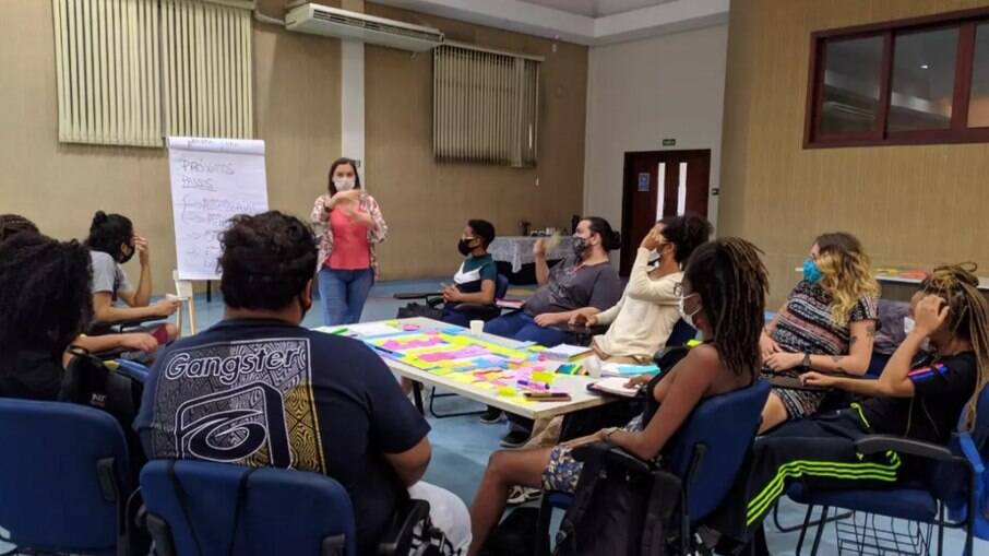Campinas tem programa de formação para jovens da periferia.