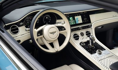Bentley inclui detalhes em ouro 18k na linha Mulliner