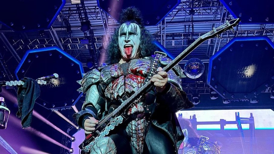 Gene Simmons, do Kiss, se manifesta após passar mal em show em Manaus