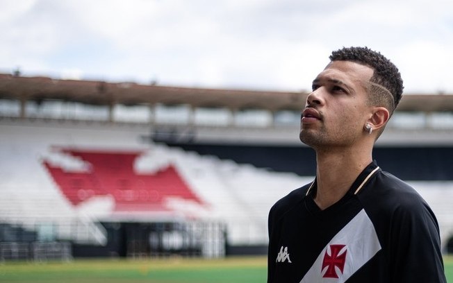 João Victor sofreu uma pancada no joelho e passará por exames no Vasco 